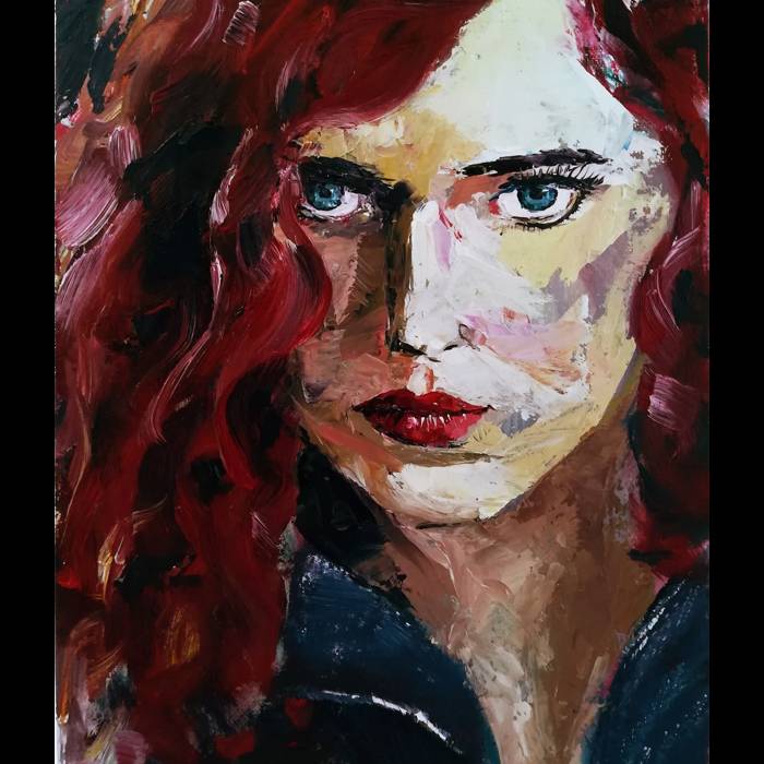 Zdjęcie obrazu przedstawiającego rudowłosą kobietę. Obraz ma widoczne grudy farby, jest zrealizowany techniką olejną. Kolory są żywe i mocno kontrastujące.